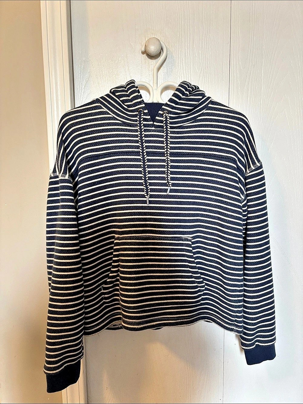 Roxy Striped Hoodie in Blue & White Size Medium